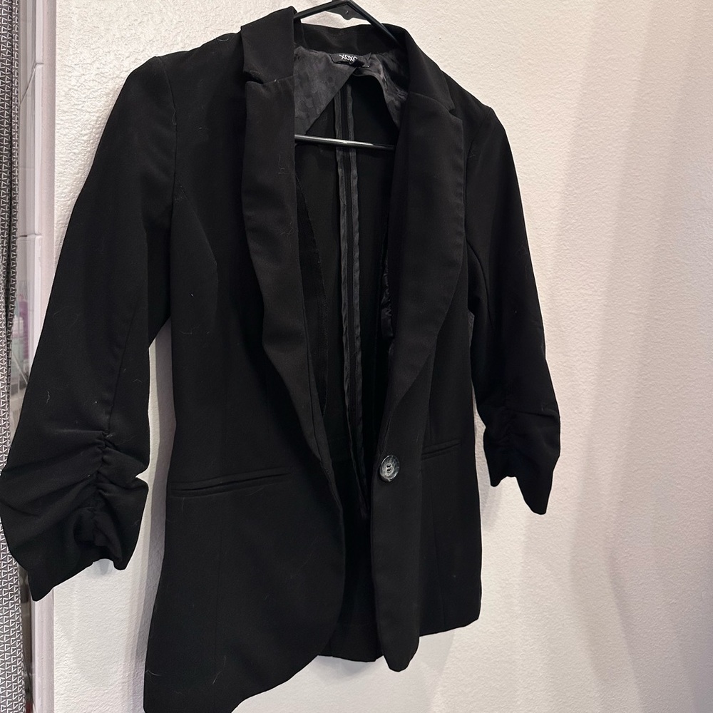 Black fitted blazer